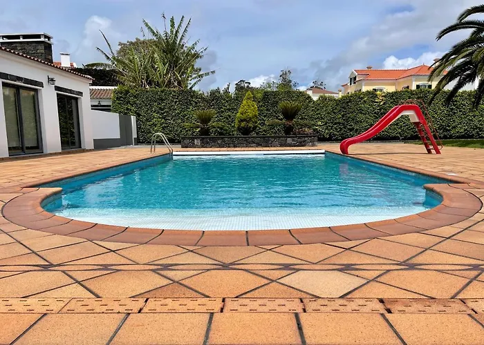 别墅 House 蓬塔德尔加达