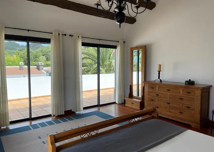 别墅 House 蓬塔德尔加达