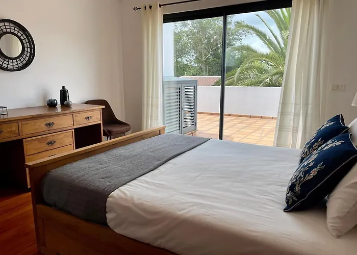 House 别墅 蓬塔德尔加达