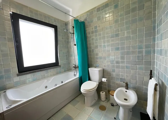 House * 蓬塔德尔加达