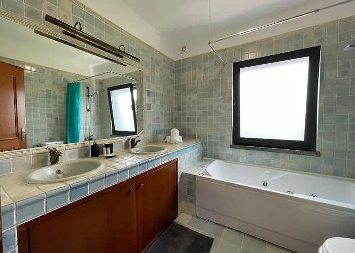 别墅 House 蓬塔德尔加达